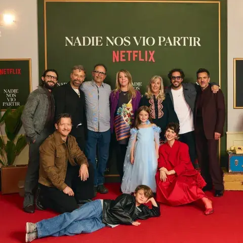 La directora argentina Lucía Puenzo, junto al equipo de Nadie nos vio partir, en la presentación de la nueva serie que arrasa en Netflix. La directora argentina Lucía Puenzo, junto al equipo de Nadie nos vio partir, en la presentación de la nueva serie que arrasa en Netflix.
