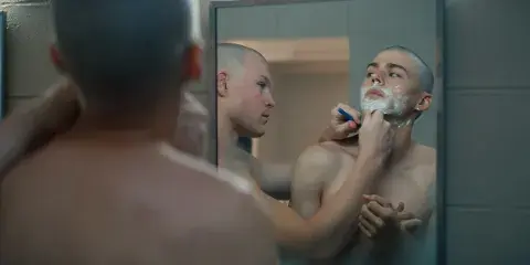 Reclutas, la serie LGBTQ que arrasa en la plataforma y tiene 8 capítulos.