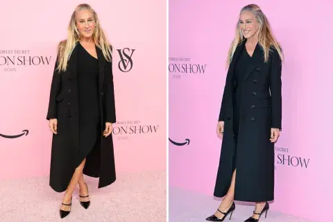 La actriz de Sexo en Nueva York apostó por un total black minimalista compuesto por un abrigo sastre de Dolce & Gabbana, un vestido vintage de Alexander Wang y zapatos de su propia firma La actriz de Sexo en Nueva York apostó por un total black minimalista compuesto por un abrigo sastre de Dolce & Gabbana, un vestido vintage de Alexander Wang y zapatos de su propia firma
