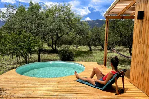 Agua, vegetación y madera: entorno perfecto para el descanso. Agua, vegetación y madera: entorno perfecto para el descanso.