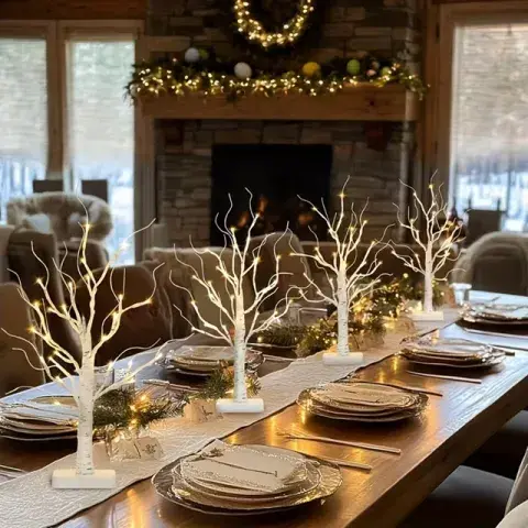 Foto de centro de mesa navideño con arboles led Foto de centro de mesa navideño con arboles led