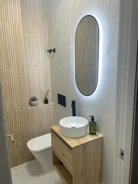 Mini baños sin bidet: 5 ideas para aprovechar el espacio con estilo Mini baños sin bidet: 5 ideas para aprovechar el espacio con estilo