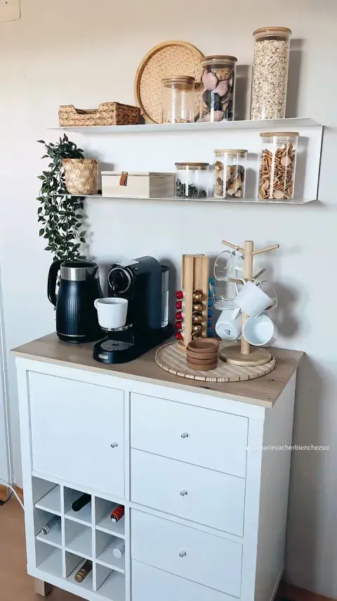 El auge de los mini muebles tiene que ver con una nueva forma de habitar: más consciente, práctica y visualmente serena.