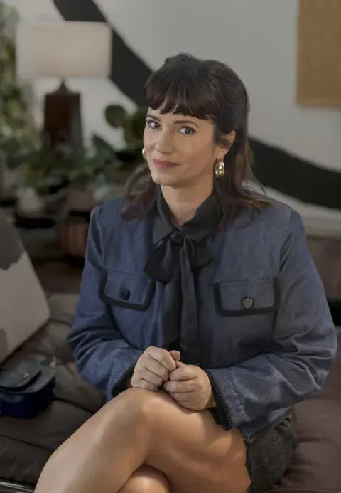 El estilismo de Vicky se construye como un espejo de su arco narrativo.