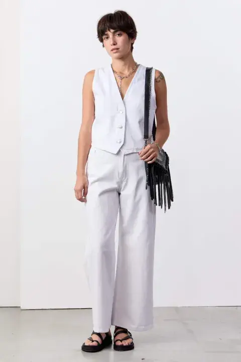 Jean Wide Leg, clásico y muy cómodo (VER $ 89.900,99) Jean Wide Leg, clásico y muy cómodo (VER $ 89.900,99)