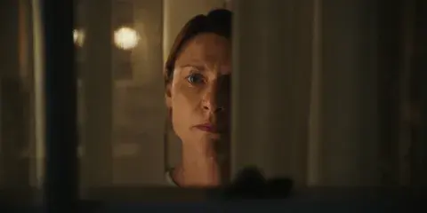 La miniserie #1 de Netflix en 41 países: tiene 8 episodios y es el thriller que atrapa. La miniserie #1 de Netflix en 41 países: tiene 8 episodios y es el thriller que atrapa.