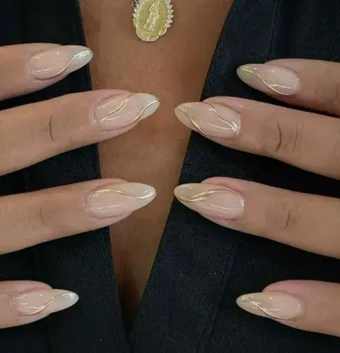 El color nude con el dorado, es una combinación ideal El color nude con el dorado, es una combinación ideal