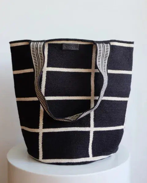 tote bag tejida a cuadros de Coper tote bag tejida a cuadros de Coper