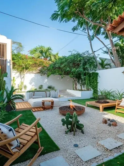 Un mini-jardín puede verse desordenado si hay demasiadas texturas o colores. Un mini-jardín puede verse desordenado si hay demasiadas texturas o colores.