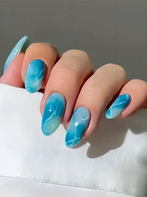 Este estilo recrea el reflejo plateado o azulado que aparece en la superficie de una pileta bajo el sol. Este estilo recrea el reflejo plateado o azulado que aparece en la superficie de una pileta bajo el sol.