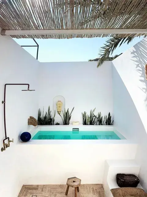 Las tendencias actuales buscan integrar la pileta como un elemento más del diseño exterior.