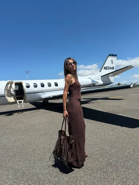 El look de Pampita para viajar a Punta de Este.