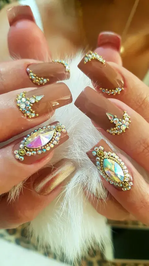 En 2026 se le dice adiós al nail art excesivamente recargado. En 2026 se le dice adiós al nail art excesivamente recargado.
