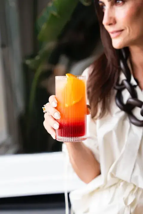 Jarras de coctelería simples, ricas y frescas. Jarras de coctelería simples, ricas y frescas.