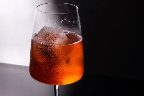 Jarras de coctelería simples, ricas y frescas. Jarras de coctelería simples, ricas y frescas.