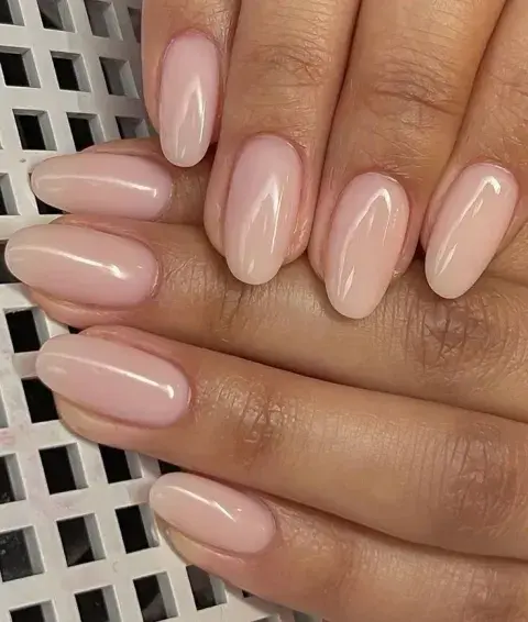 Chau a las uñas con brillo en Año Nuevo: esta es la tendencia minimalista que se impone en 2026 Chau a las uñas con brillo en Año Nuevo: esta es la tendencia minimalista que se impone en 2026
