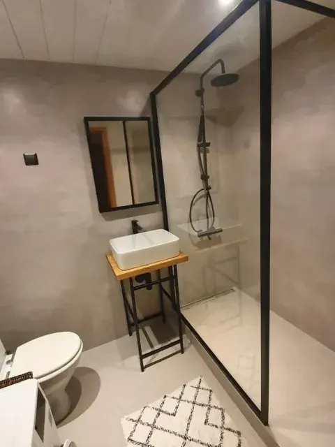 Adiós a los azulejos tradicionales: la tendencia que renueva el baño Adiós a los azulejos tradicionales: la tendencia que renueva el baño