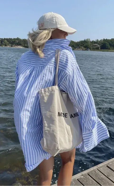 Esta es la prenda tendencia infaltable para la playa que seguro tenés en tu armario Esta es la prenda tendencia infaltable para la playa que seguro tenés en tu armario