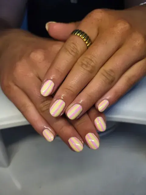 Lined Nails: los diseños más originales para ponerle onda al verano Lined Nails: los diseños más originales para ponerle onda al verano