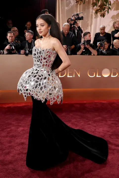 Chase Infiniti en la alfombra roja de los Golden Globes 2026. Chase Infiniti en la alfombra roja de los Golden Globes 2026.