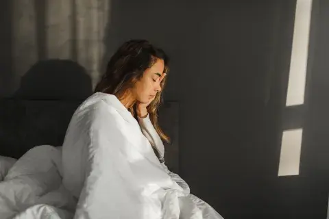 Foto de mujer sufriendo insomnio. Foto de mujer sufriendo insomnio.