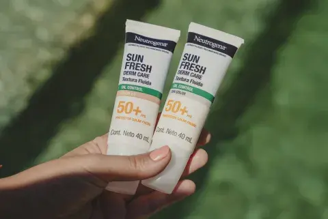 El nuevo protector solar de Neutrogena se puede conseguir con y sin color.