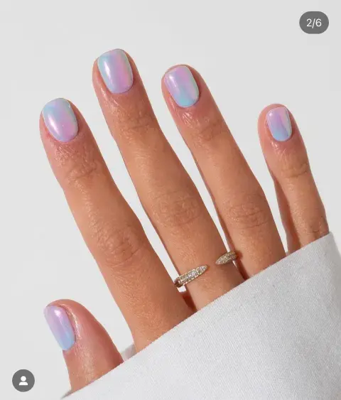 Las uñas con corte cuadrado favorecen a prácticamente todos los largos Las uñas con corte cuadrado favorecen a prácticamente todos los largos