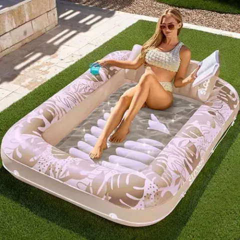 Este formato se inspira en el concepto de un “solárium húmedo”: un espacio donde podés recostarte, refrescarte y tomar sol al mismo tiempo. Este formato se inspira en el concepto de un “solárium húmedo”: un espacio donde podés recostarte, refrescarte y tomar sol al mismo tiempo.