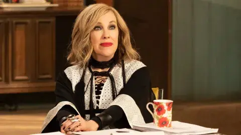 Catherine O'Hara en Schitt's Creek. Catherine O'Hara en Schitt's Creek.