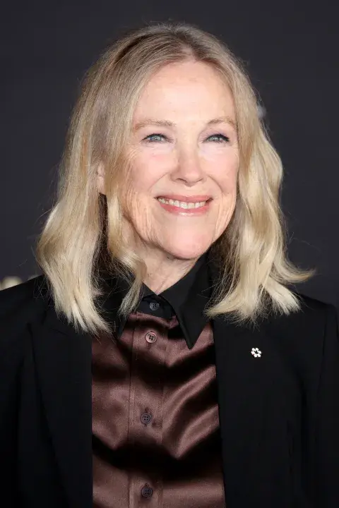 Falleció Catherine O'Hara. Falleció Catherine O'Hara.