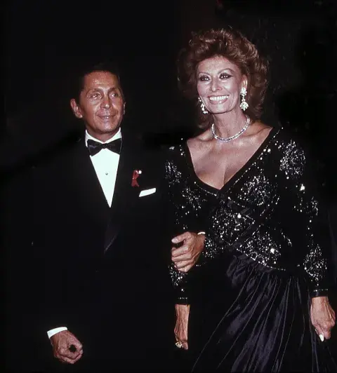 Sophia Loren fue una de las personalidades que vistió el diseñador Sophia Loren fue una de las personalidades que vistió el diseñador