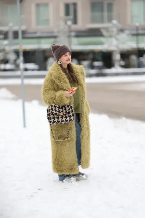 Zapatos, gorros, bolsos o corbatas: cualquier accesorio es válido para sumar estampa y elevar un look neutro sin esfuerzo. Zapatos, gorros, bolsos o corbatas: cualquier accesorio es válido para sumar estampa y elevar un look neutro sin esfuerzo.