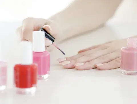 Uñas rubber de verano: 6 diseños llenos de color para tus uñas Uñas rubber de verano: 6 diseños llenos de color para tus uñas