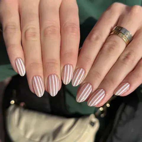 Lined Nails: los diseños más originales para ponerle onda al verano Lined Nails: los diseños más originales para ponerle onda al verano