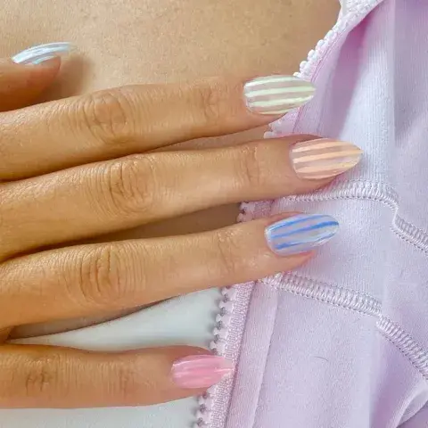 Lined Nails: los diseños más originales para ponerle onda al verano Lined Nails: los diseños más originales para ponerle onda al verano