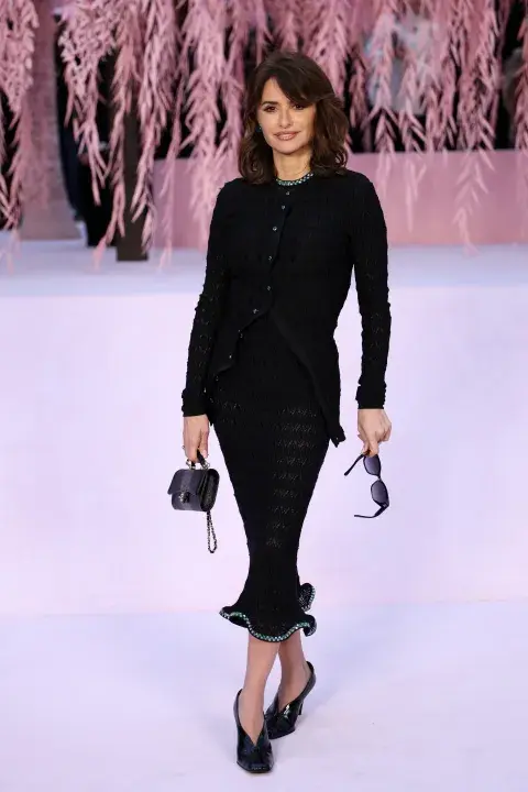 Penélope Cruz apostó por la elegancia absoluta con un total look negro Penélope Cruz apostó por la elegancia absoluta con un total look negro