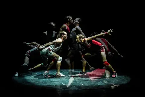 Una escena de "Un Poyo rojo" Una escena de "Un Poyo rojo"