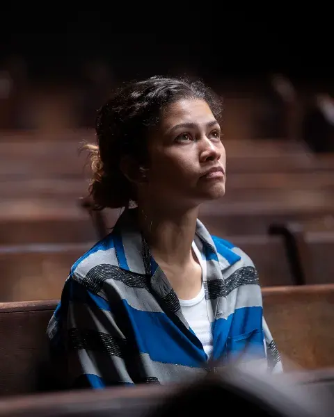 Rue (Zendaya) en la temporada 3 de Euphoria. Rue (Zendaya) en la temporada 3 de Euphoria.