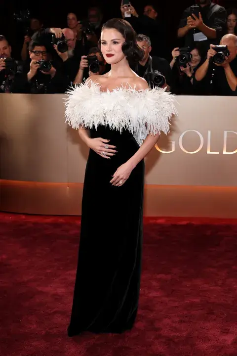 Selena Gomez en la alfombra roja de los Golden Globes 2026. Selena Gomez en la alfombra roja de los Golden Globes 2026.