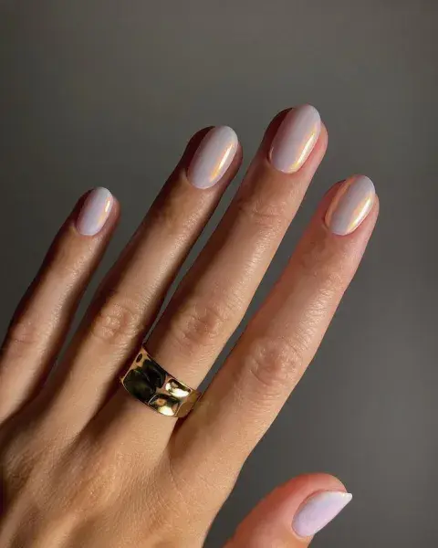 Glass Chrome nails: el diseño de uñas que dominará el 2026 Glass Chrome nails: el diseño de uñas que dominará el 2026