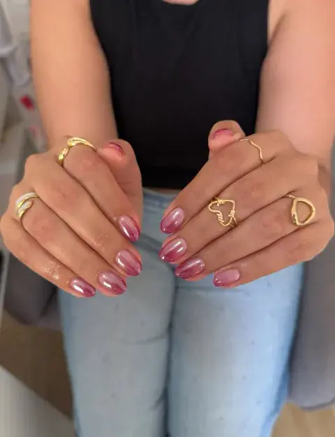 Glass Chrome nails: el diseño de uñas que dominará el 2026 Glass Chrome nails: el diseño de uñas que dominará el 2026