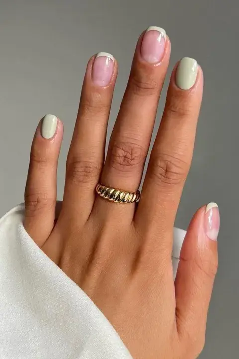 Francesitas de colores: cómo ponerle onda a tus uñas de verano Francesitas de colores: cómo ponerle onda a tus uñas de verano