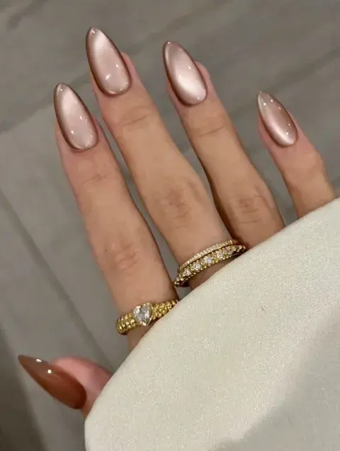 Uñas sparkling princess: la manicuría más delicada que va con todo