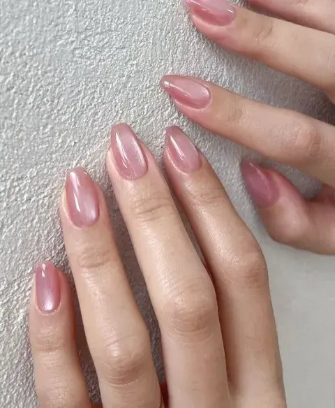 Uñas sparkling princess: la manicuría más delicada que va con todo
