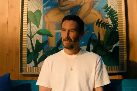 Keanu Reeves da vida a Reef Hawk en Outcome. Keanu Reeves da vida a Reef Hawk en Outcome.