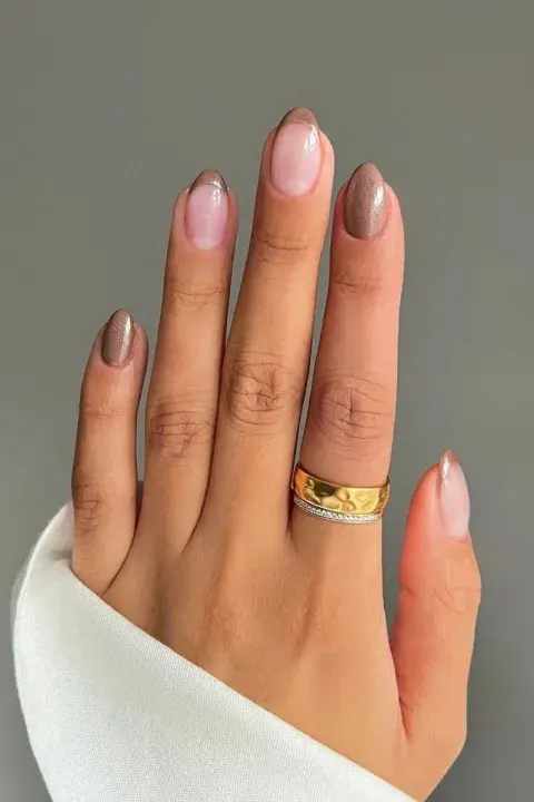 10 diseños de uñas francesas originales para usar en marzo y anticipar el otoño