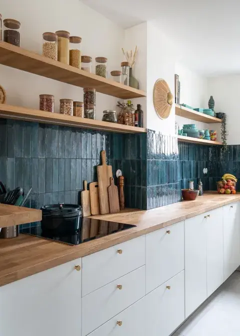 Una cocina chica no tiene por qué ser un problema: con creatividad y algunos trucos, puede transformarse en un ambiente eficiente y acogedor.