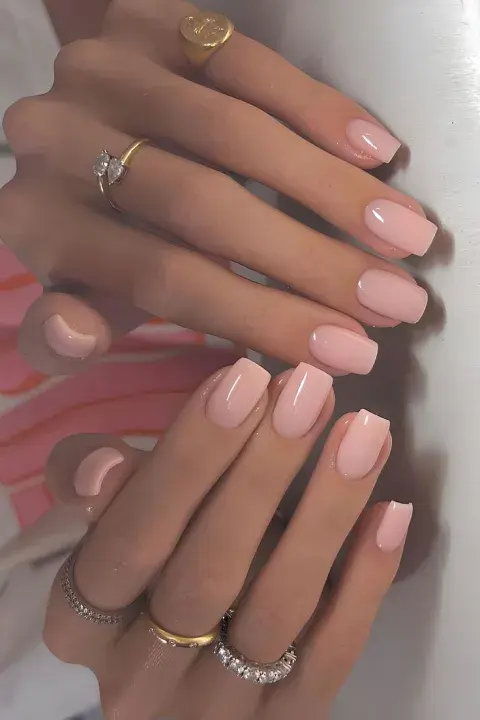 La babydoll manicure no es solo una tendencia pasajera. Su estética refinada la convierte en una opción versátil que dialoga con cualquier estilo, desde un vestido vaporoso hasta un traje sastre. La babydoll manicure no es solo una tendencia pasajera. Su estética refinada la convierte en una opción versátil que dialoga con cualquier estilo, desde un vestido vaporoso hasta un traje sastre. 