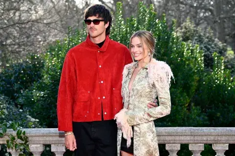 Jacob Elordi y Margot Robbie encienden las red carpets de "Cumbres Borrascosas".