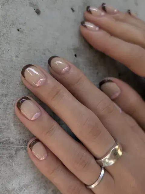 10 diseños de uñas francesas originales para usar en marzo y anticipar el otoño